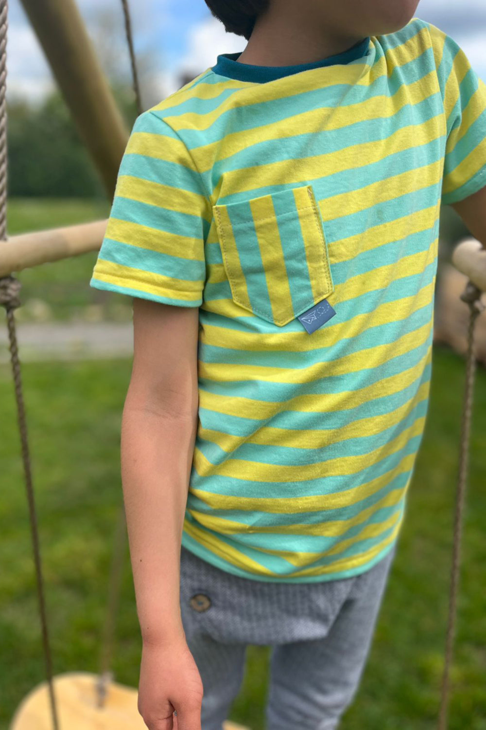 Kurzarmshirt Immergrün gestreift in Gelb und Mint mit Brusttasche