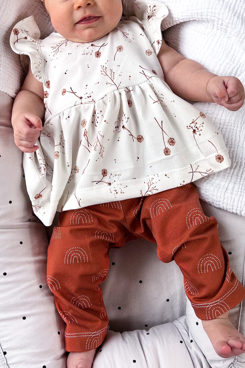 Minigrün Babykleid mit Flügelärmeln – Ebook Add-On Schnitt